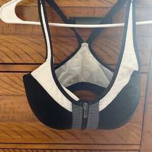 Victoria secret sports bra size 34DD